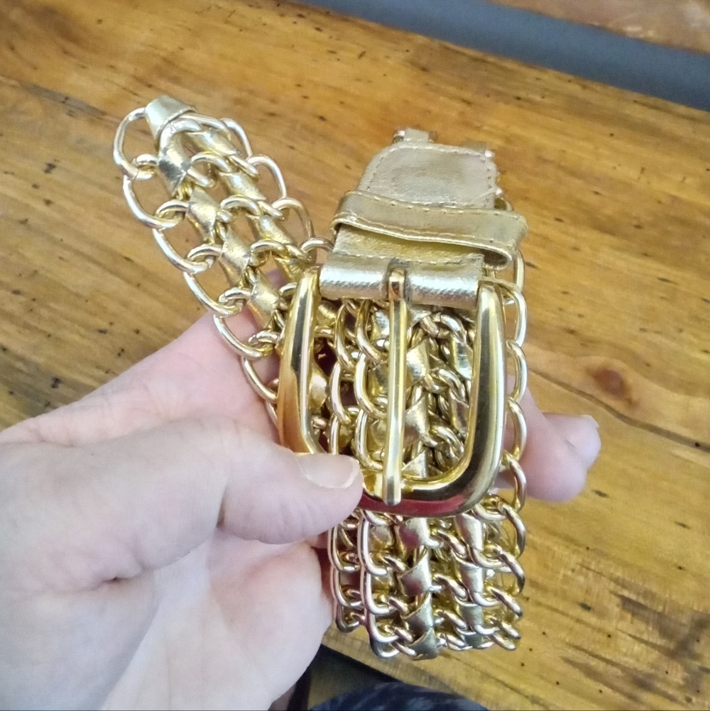 Vintage & Beautiful Gold Chain Link Belt And Faux Leather Size M/L 36"